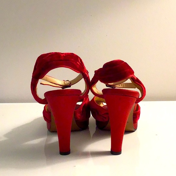 SUPER RARE Ferragamo 1 OF 150 MADE Size 39.5 EU (9.5 US) Red Velvet Satin Heels - Picture 4 of 10